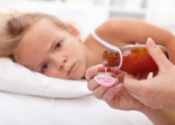 एक बच्चे में सर्दी: अदृश्य पहले लक्षण, उपचार (क्या करें), कारण