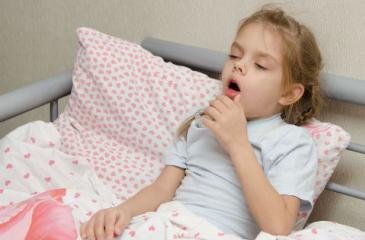 How to effectively treat bronchitis in children at home: treatment with traditional and folk remedies